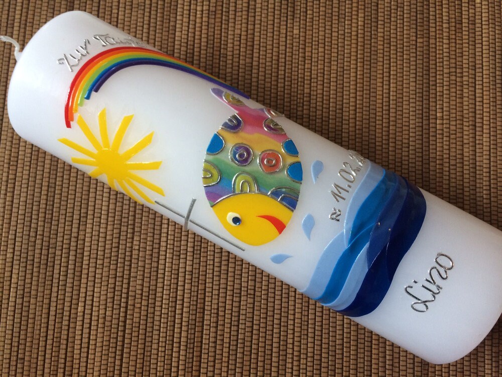 Taufkerze - bunter Fisch - Wasser - Mädchen - Kerze - Taufe - Handarbeit - keine Folie - inkl. Wachsbeschriftung