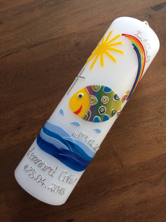 Taufkerze Mädchen Junge - bunter Fisch - keine Folie - inkl. Wachsbeschriftung