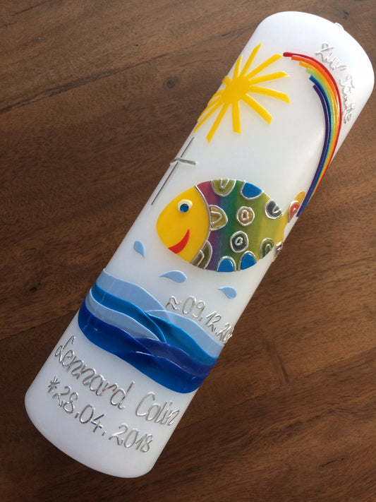 Taufkerze Mädchen Junge - bunter Fisch - keine Folie - inkl. Wachsbeschriftung