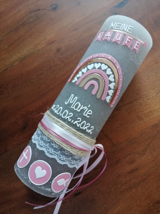Taufkerze Rustica , Regenbogen Kreuz Herz Fisch Mädchen rosa Farbwünsche auch für Jungen, Kerzenteller, Taufhase