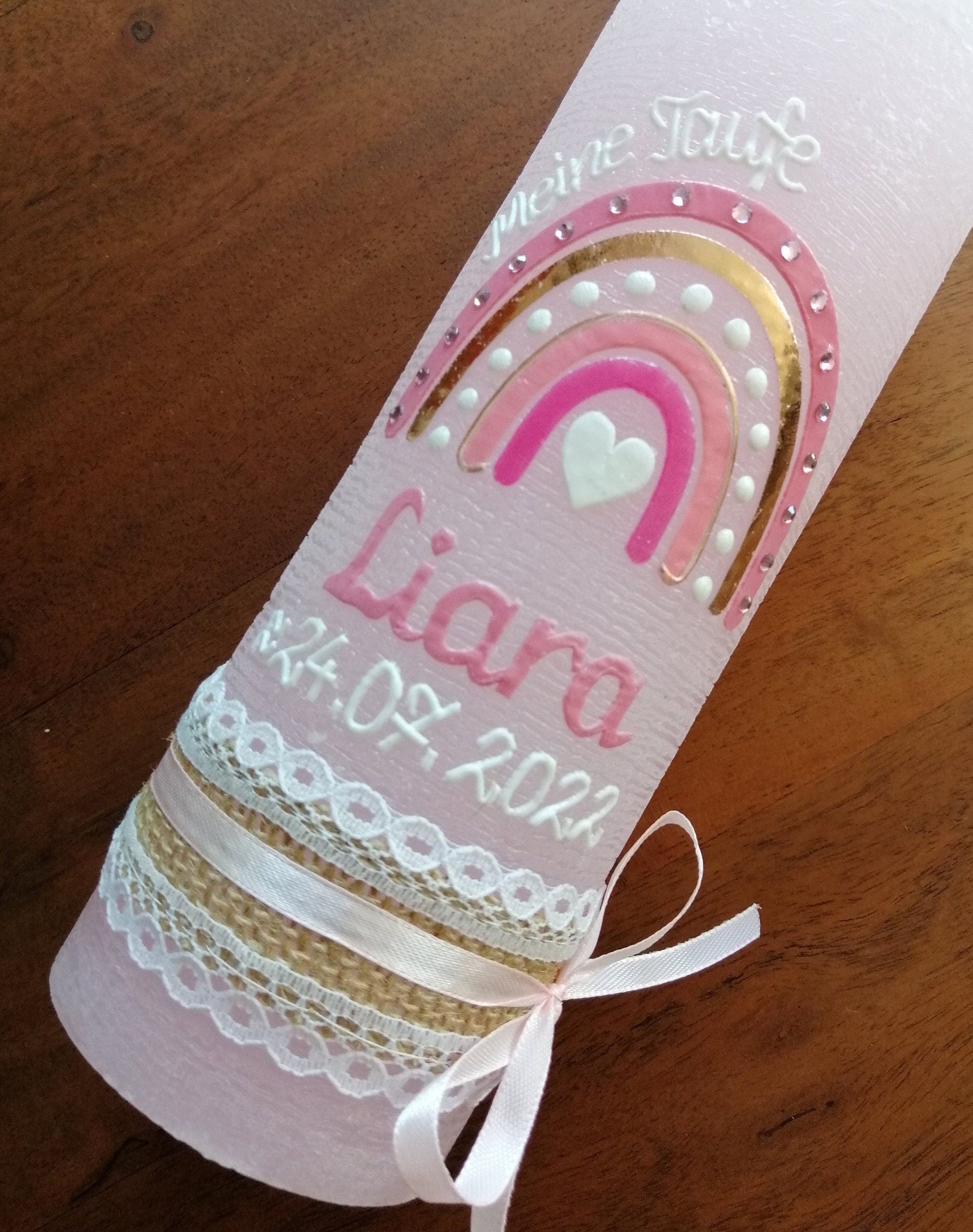Taufkerze Rustica Vintage-Look Shabby, Regenbogen Mädchen rosa Farbwünsche auch für Jungen inkl Wachsbeschriftung
