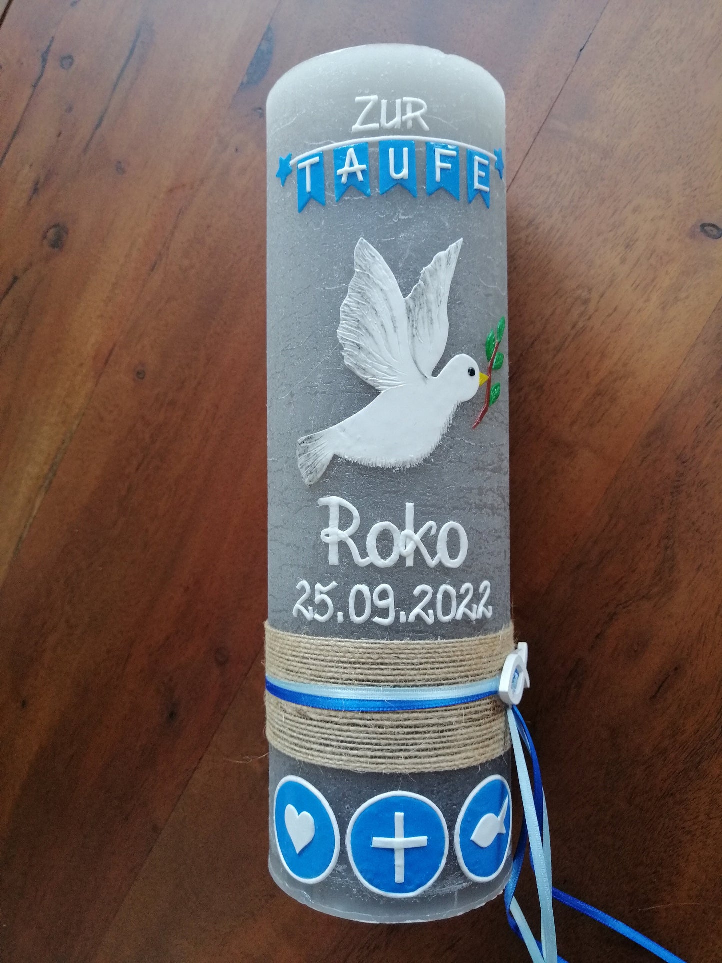 RUSTICA, VINTAGE-Look, SHABBY, Rustikal, Taufkerze, Friedenstaube, Taube, Mädchen, Junge, blau, Wachsbeschriftung, Farbwünsche möglich