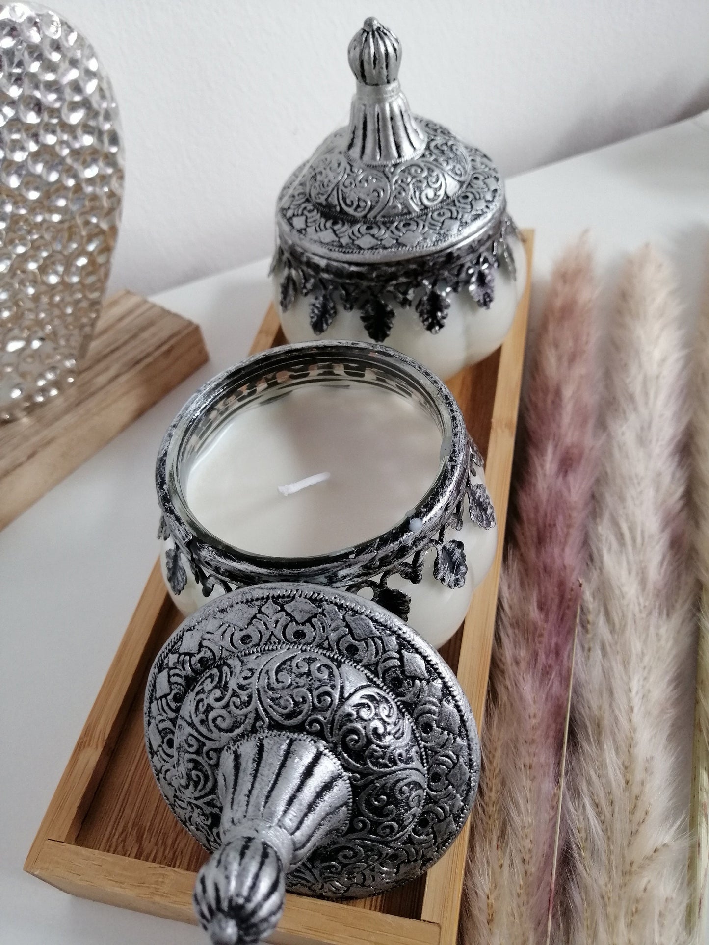 Natürliche Sojawachskerze oder mit getrockneten Lavendelblüten