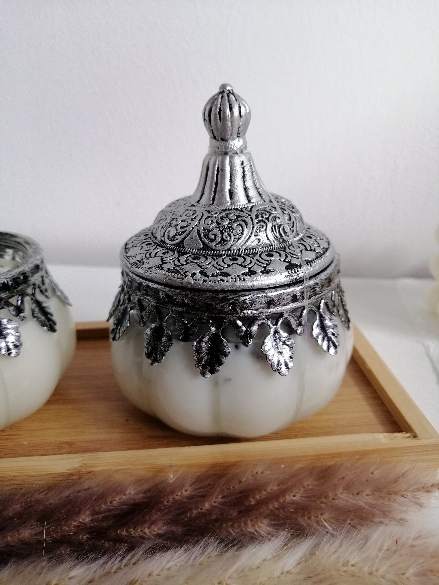 Natürliche Sojawachskerze oder mit getrockneten Lavendelblüten