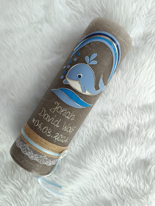 Taufkerze Wal mit Regenbogen Rustikal, Wachsbeschriftung, Farbwünsche möglich