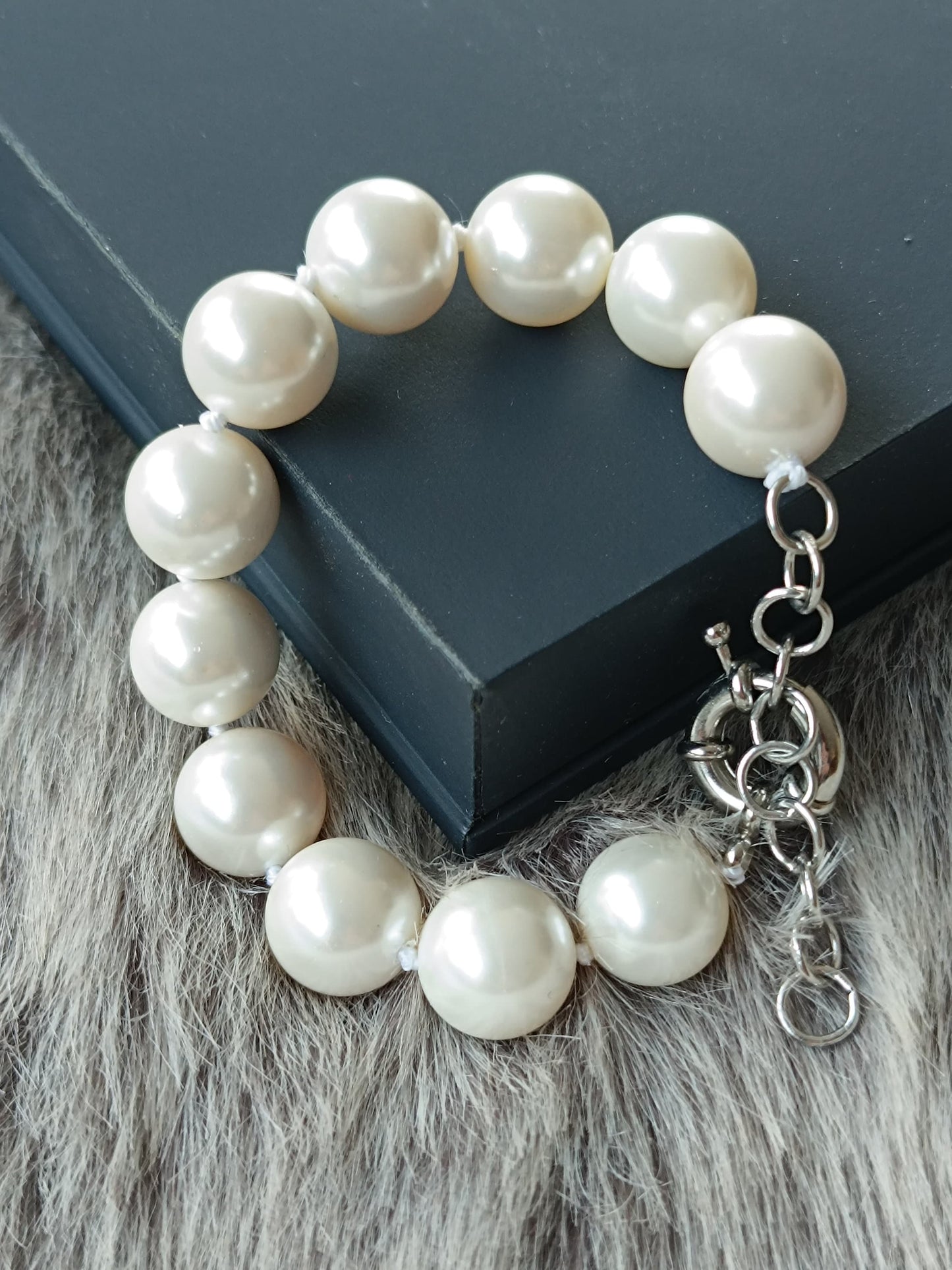 Armband aus Mallorca-Perlen 14mm, SEASHELL Pearl, Geschenk Schmuck, Taufe, Kommunion, Hochzeit